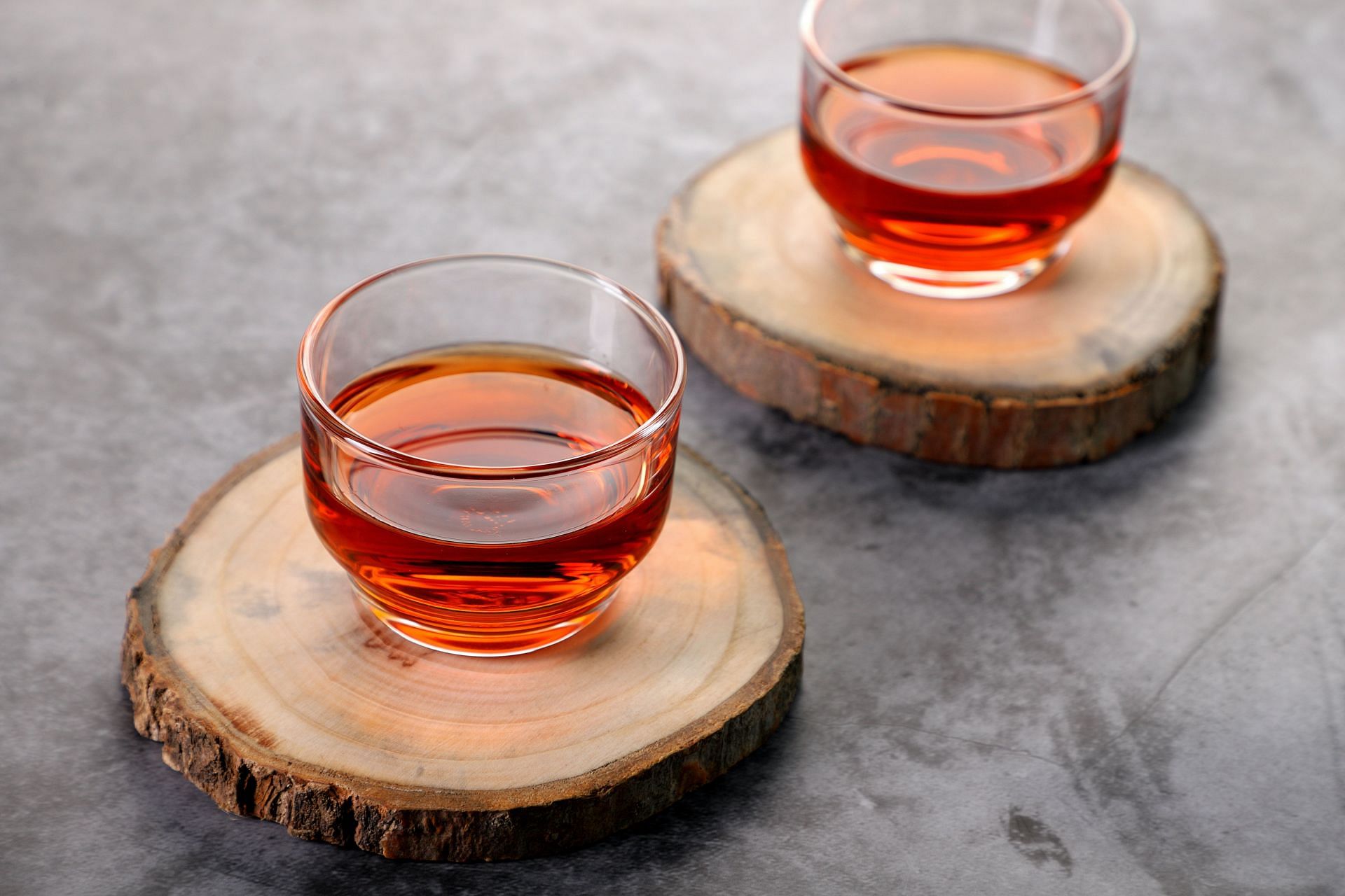 lowering blood pressure is one of the benefits of black tea. (Image via Unsplash / Akhilesh Sharma)